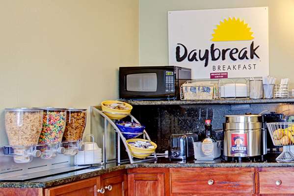  - Days Inn Clarksville - I-24, Exit 11