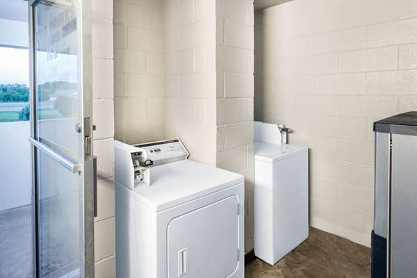 Amenities - Days Inn Clarksville - I-24, Exit 11