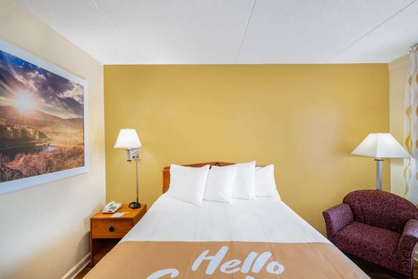  - Days Inn Clarksville - I-24, Exit 11