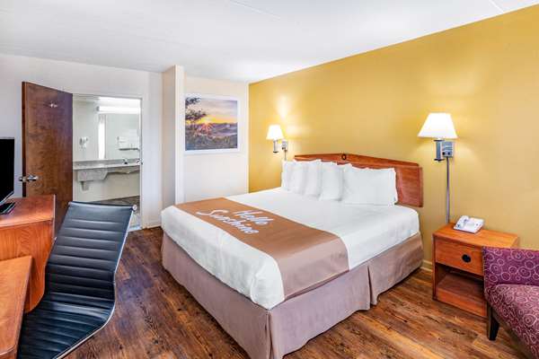  - Days Inn Clarksville - I-24, Exit 11