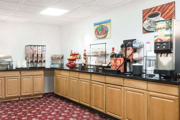  - Ramada Hotel Groton - I-95, Exit 86