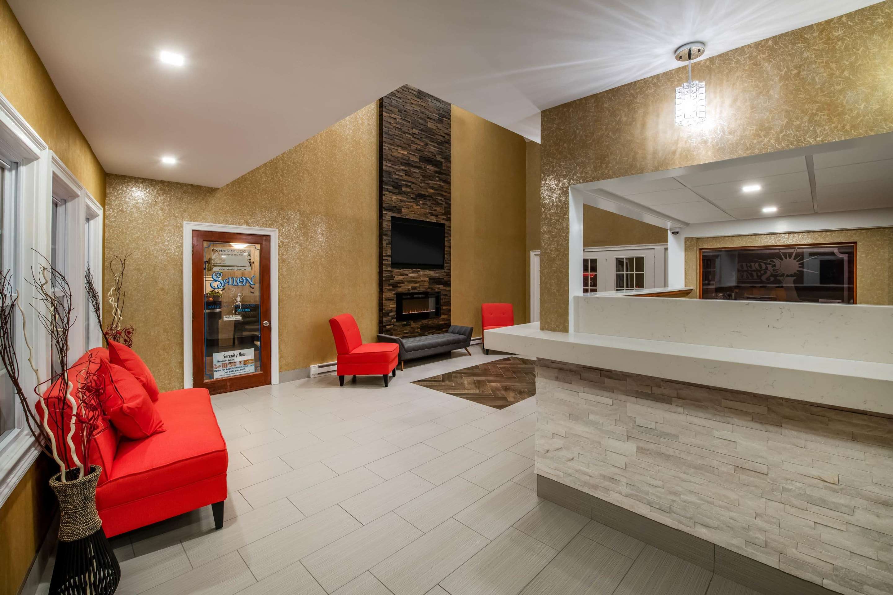 Lobby | Ramada by Wyndham Groton