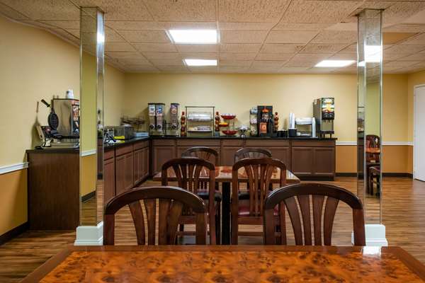  - Ramada Hotel Groton - I-95, Exit 86