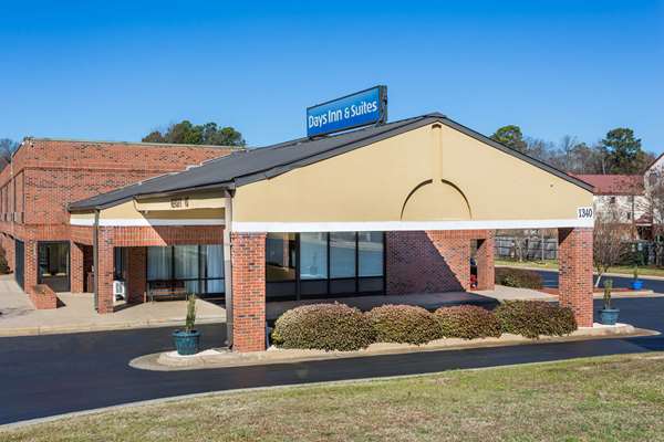 Exterior view - Days Inn Golden East Rocky Mount