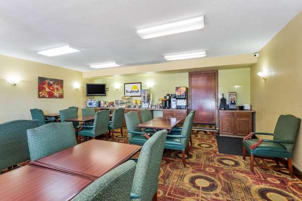  - Days Inn Golden East Rocky Mount