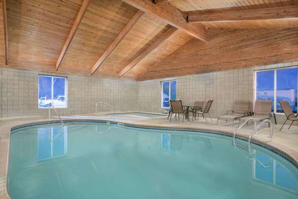 Pool - Days Inn Alexandria