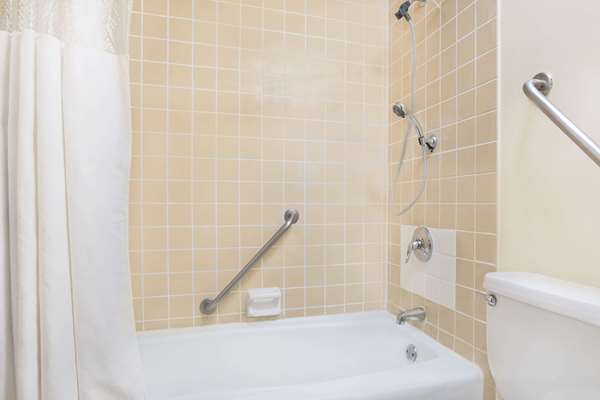  - Days Inn Alexandria