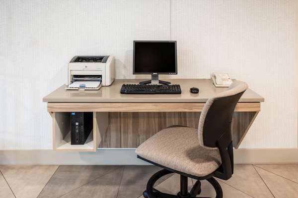 Conference Area - Days Inn Airport Duluth