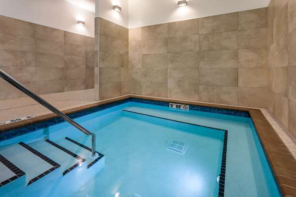 Pool - Days Inn Airport Duluth