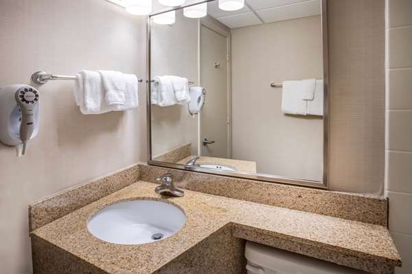  - Days Inn Airport Duluth