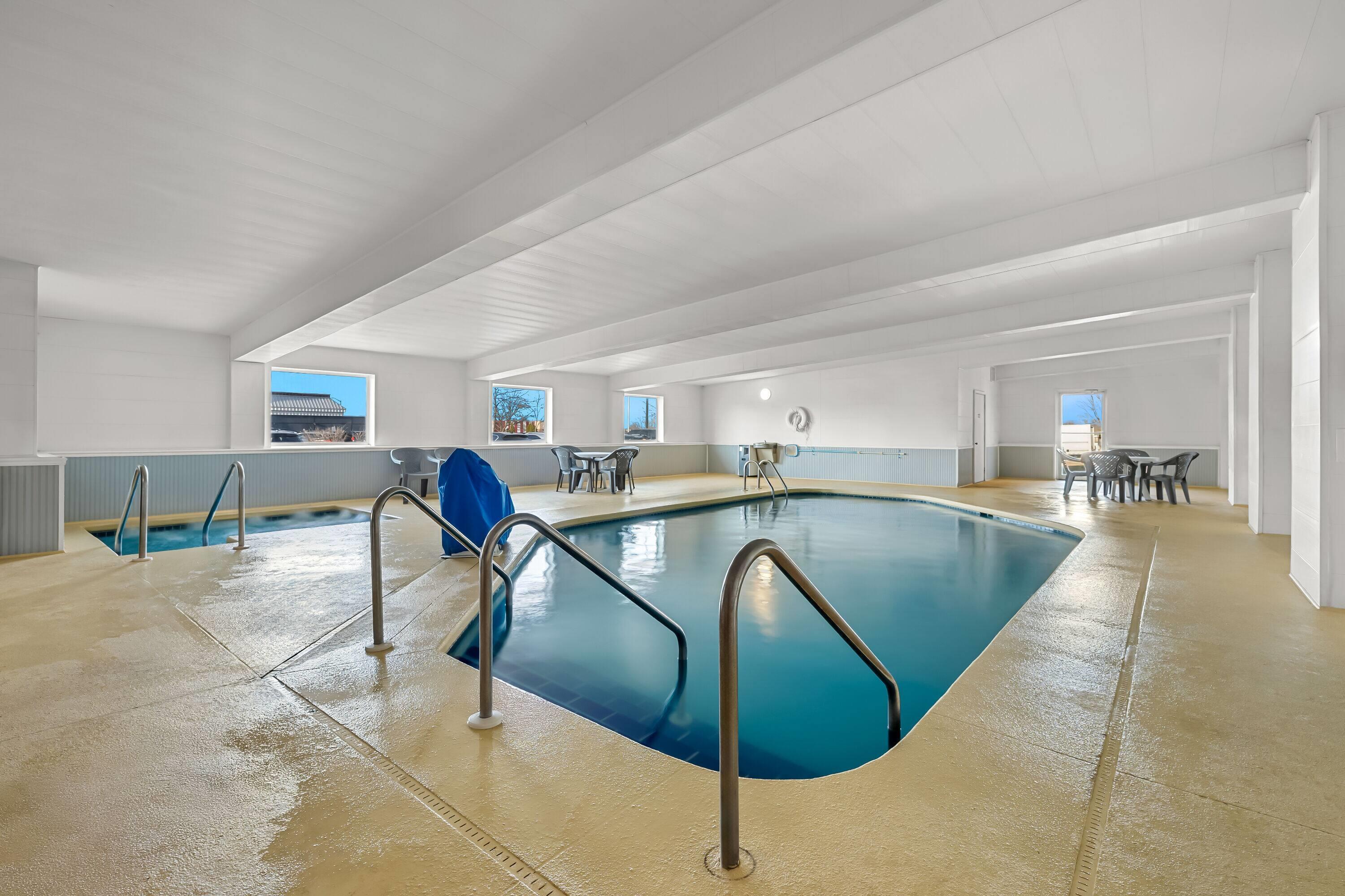 Pool - indoor