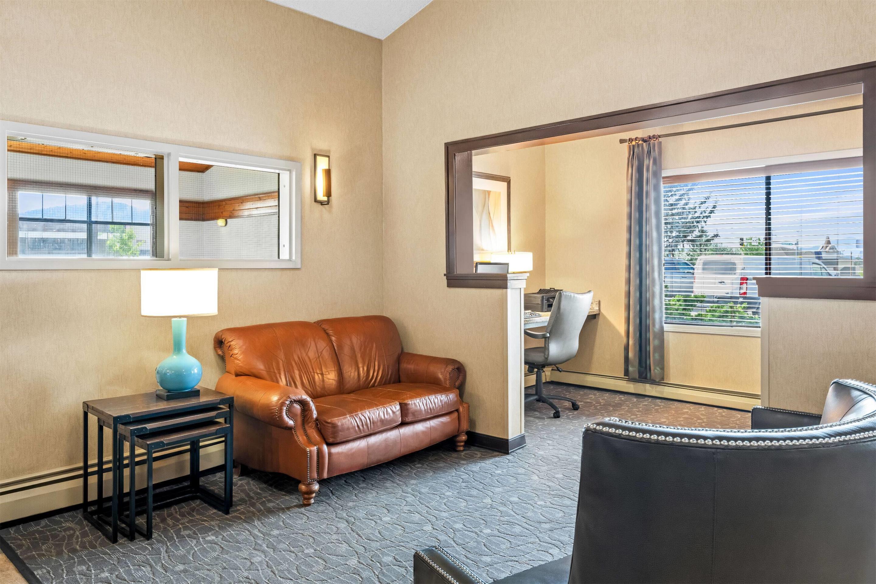 Lobby | Days Inn by Wyndham Helena