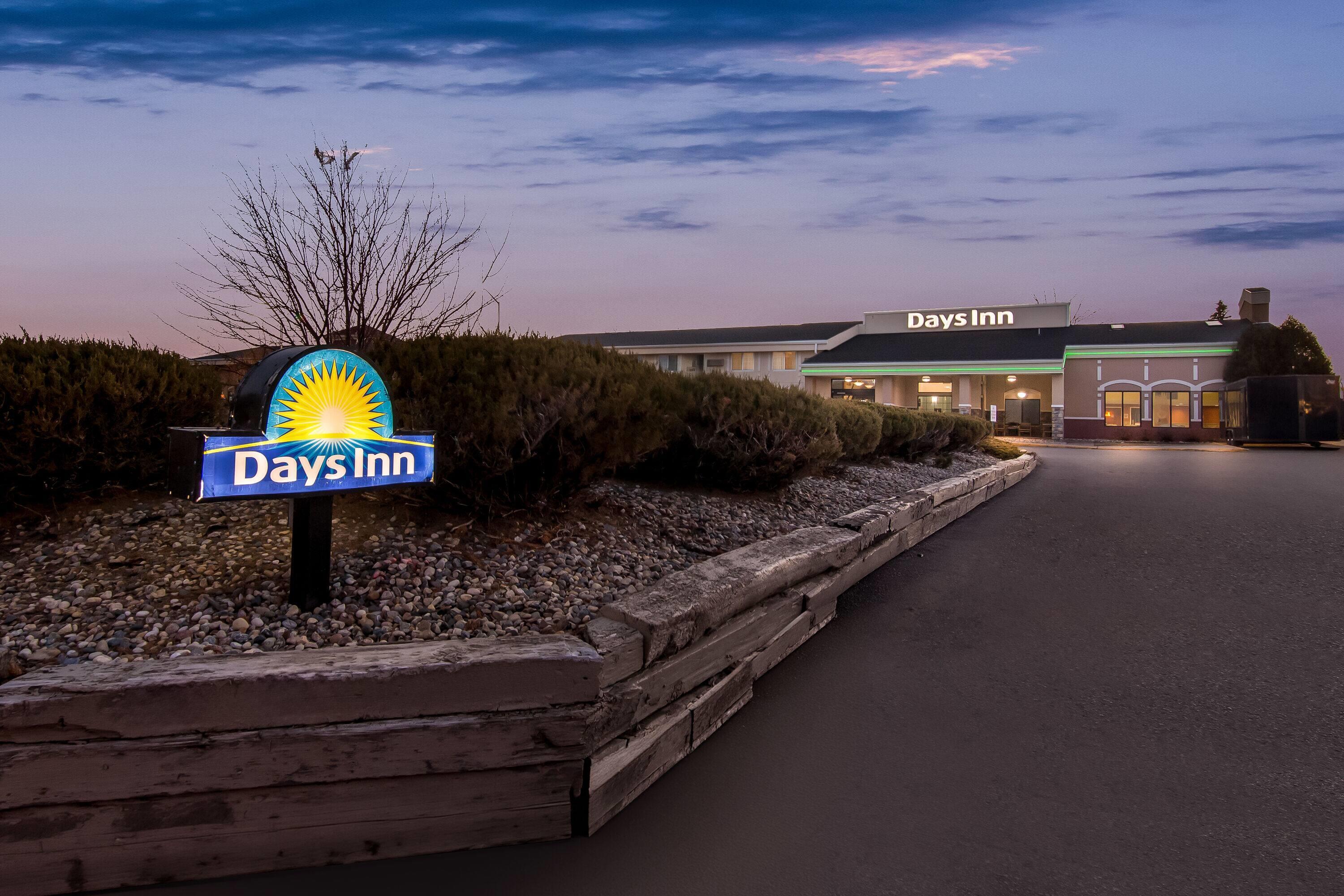 Exterior | Days Inn by Wyndham Minot