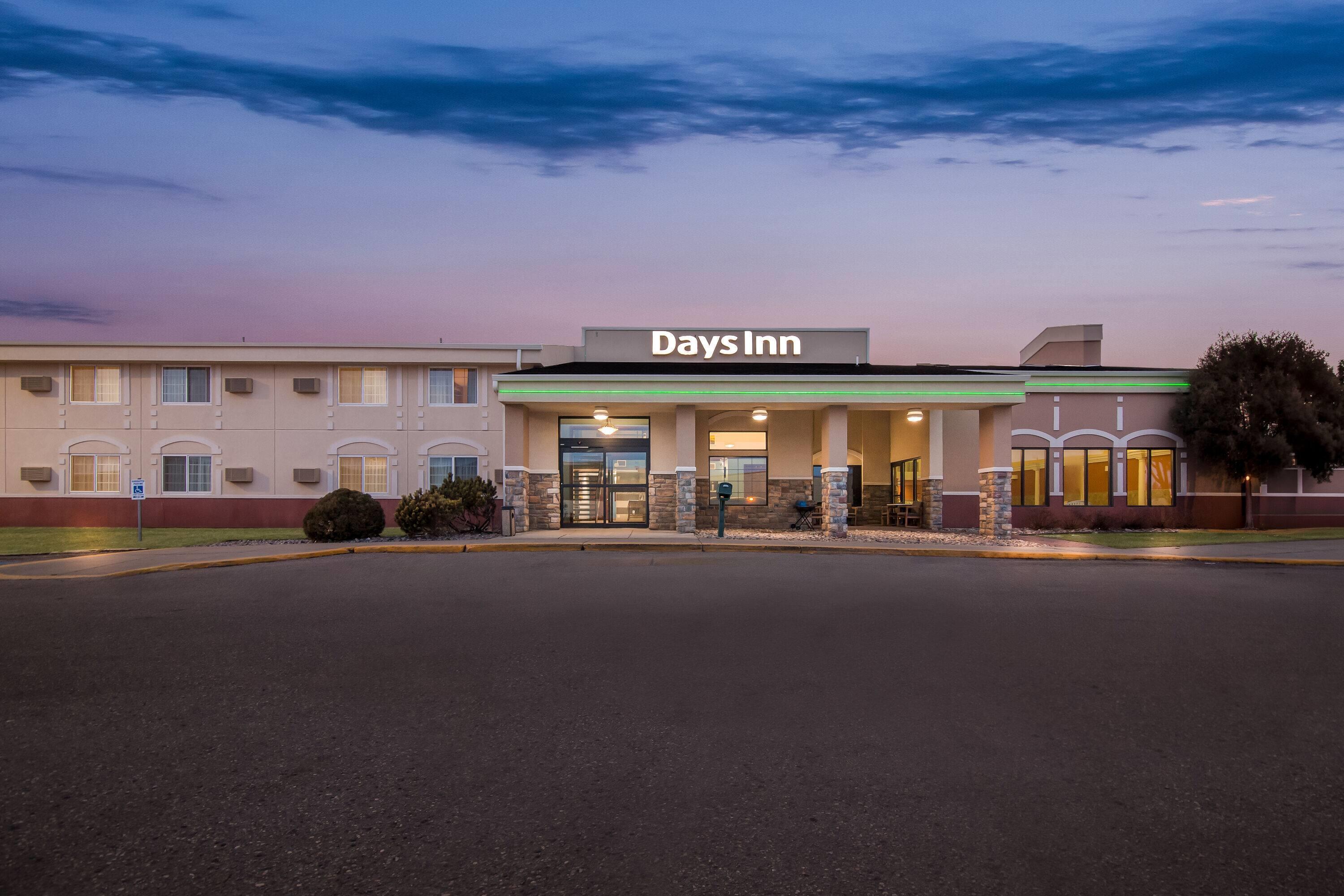 Exterior | Days Inn by Wyndham Minot