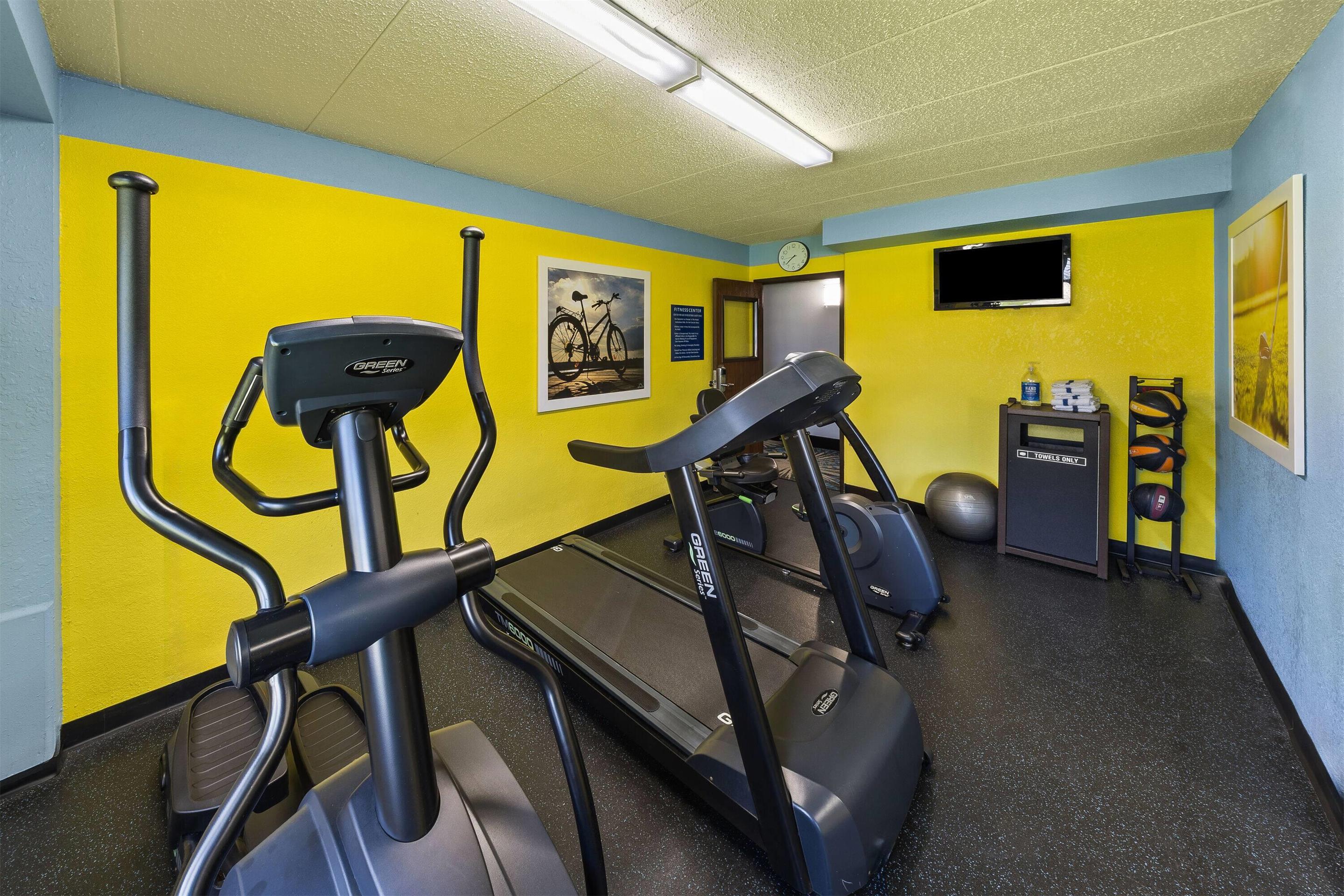 Health club fitness center gym | Days Inn by Wyndham Winona