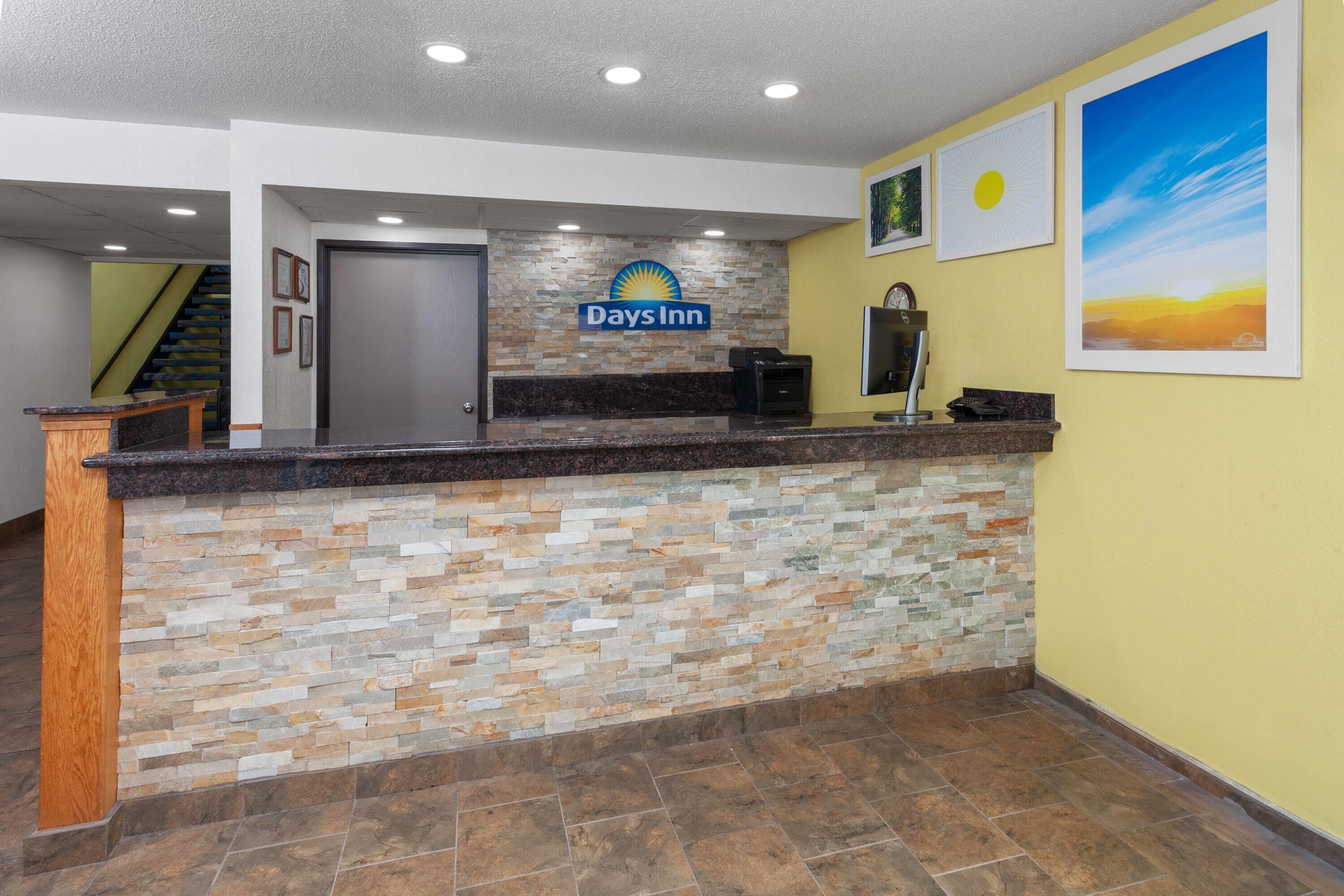 Reception | Days Inn by Wyndham Mason City