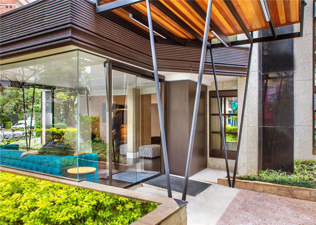 INNSIDE SAO PAULO ITAIM-guestroom-Guest Room,Guest Room Amenity,Patio/Terrace,Architecture,Indoor/Interior,On-Site,People,Summer,Exterior View of Building.jpg
