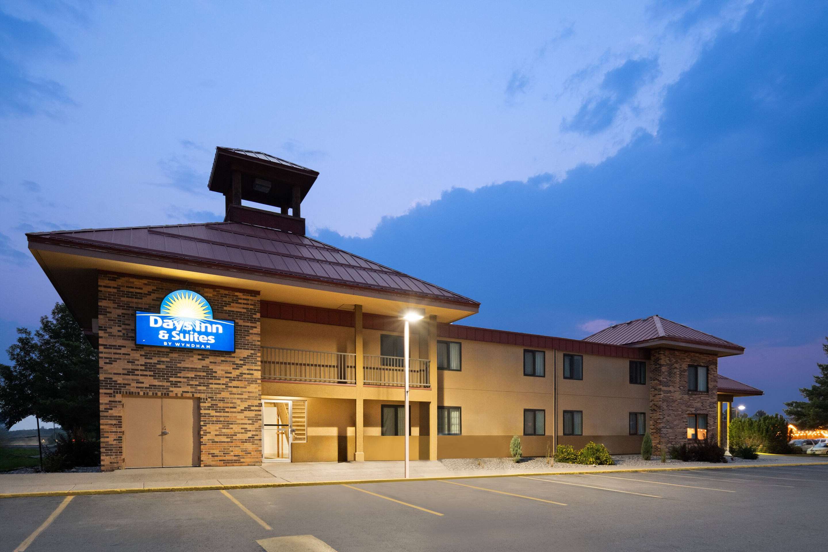 Exterior | Days Inn & Suites by Wyndham Bozeman