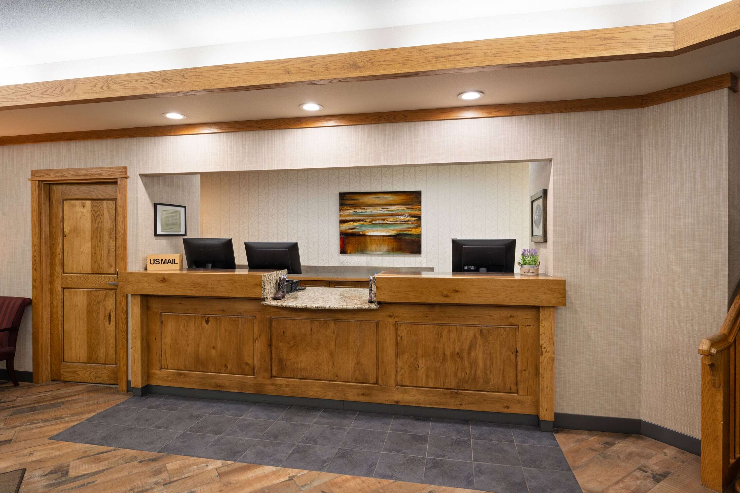 Reception | Days Inn & Suites by Wyndham Bozeman