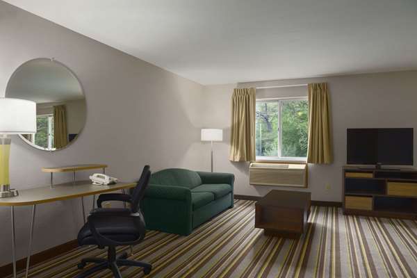 Suite - Super 8 Hotel Manistee