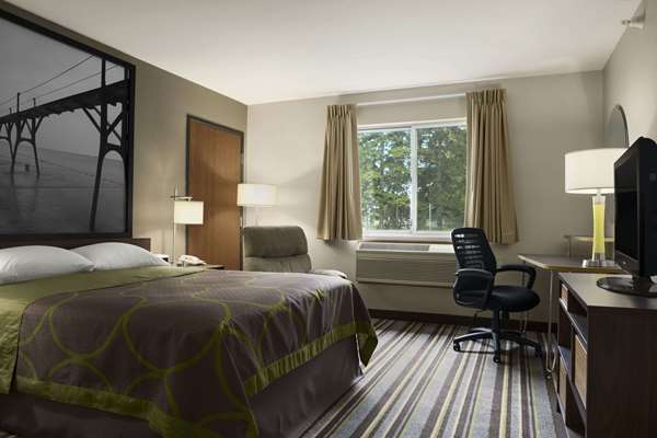  - Super 8 Hotel Manistee