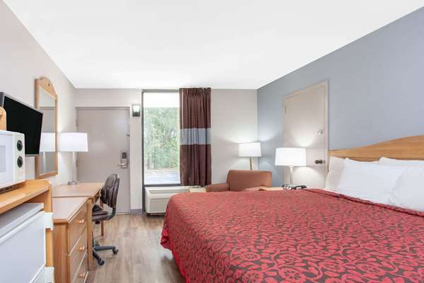  - Days Inn Clinton - I-26, Exit 52