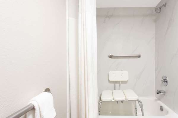  - Days Inn Clinton - I-26, Exit 52