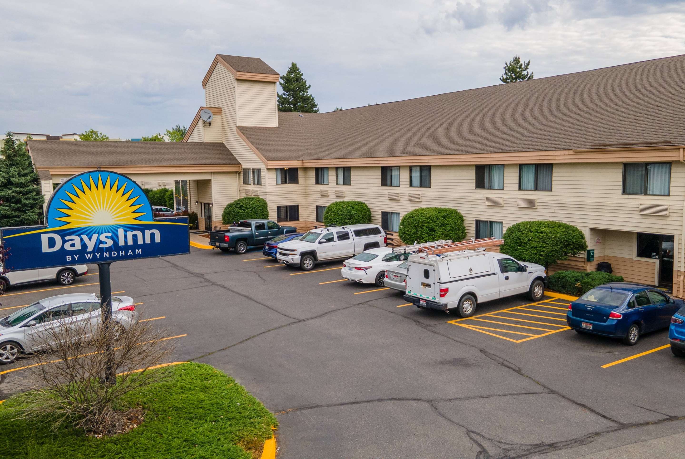 Exterior | Days Inn by Wyndham Coeur d'Alene