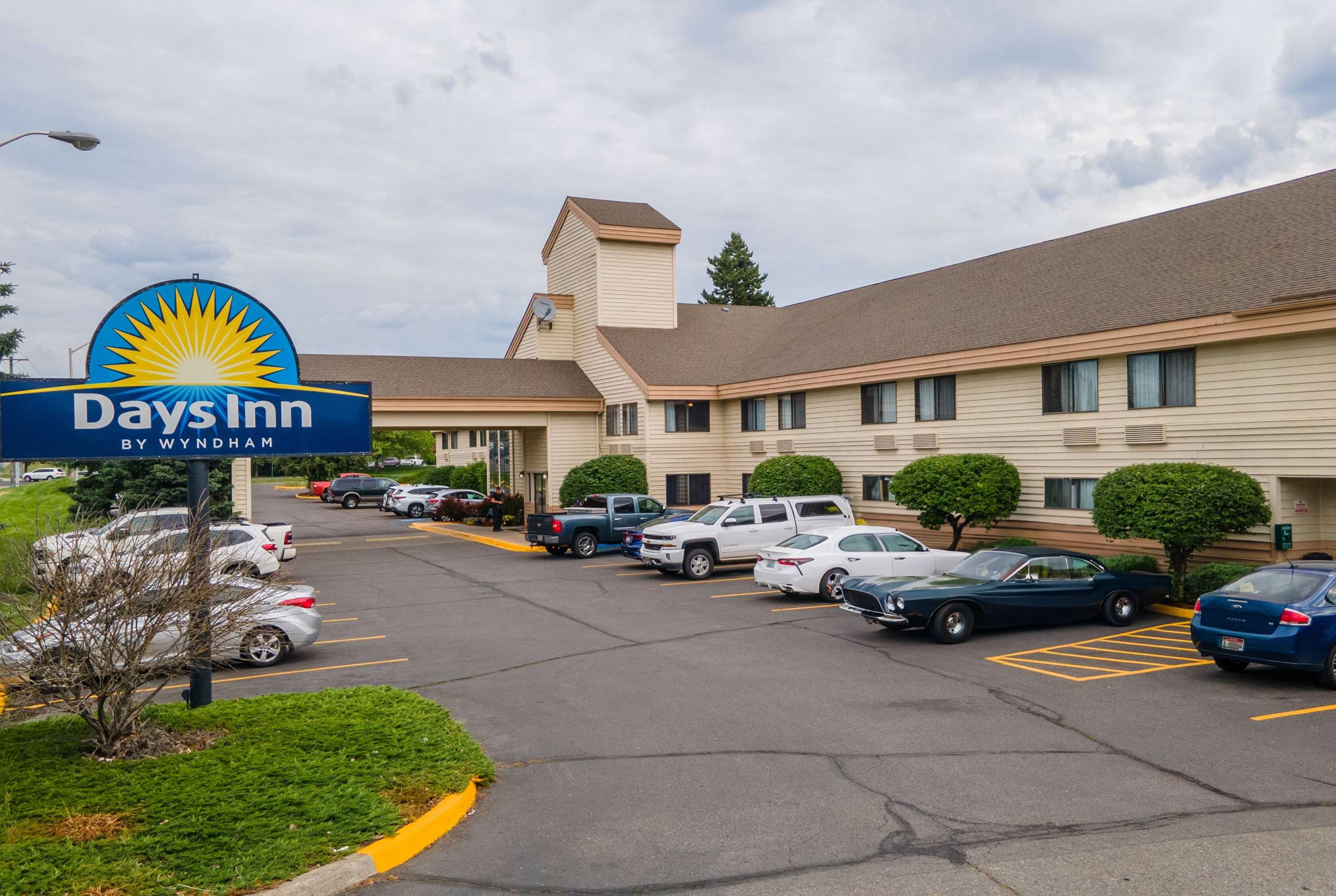Exterior | Days Inn by Wyndham Coeur d'Alene
