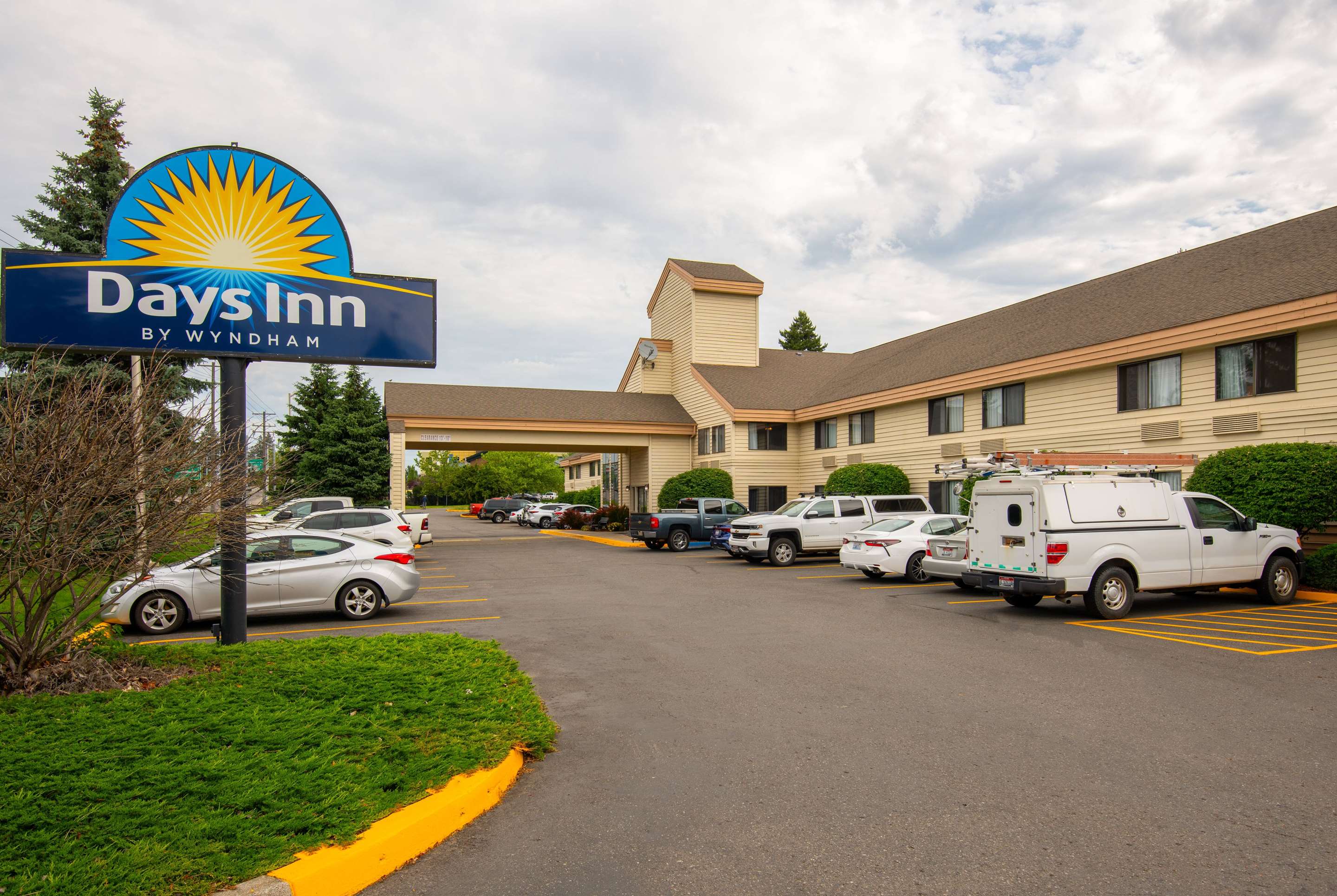 Exterior | Days Inn by Wyndham Coeur d'Alene