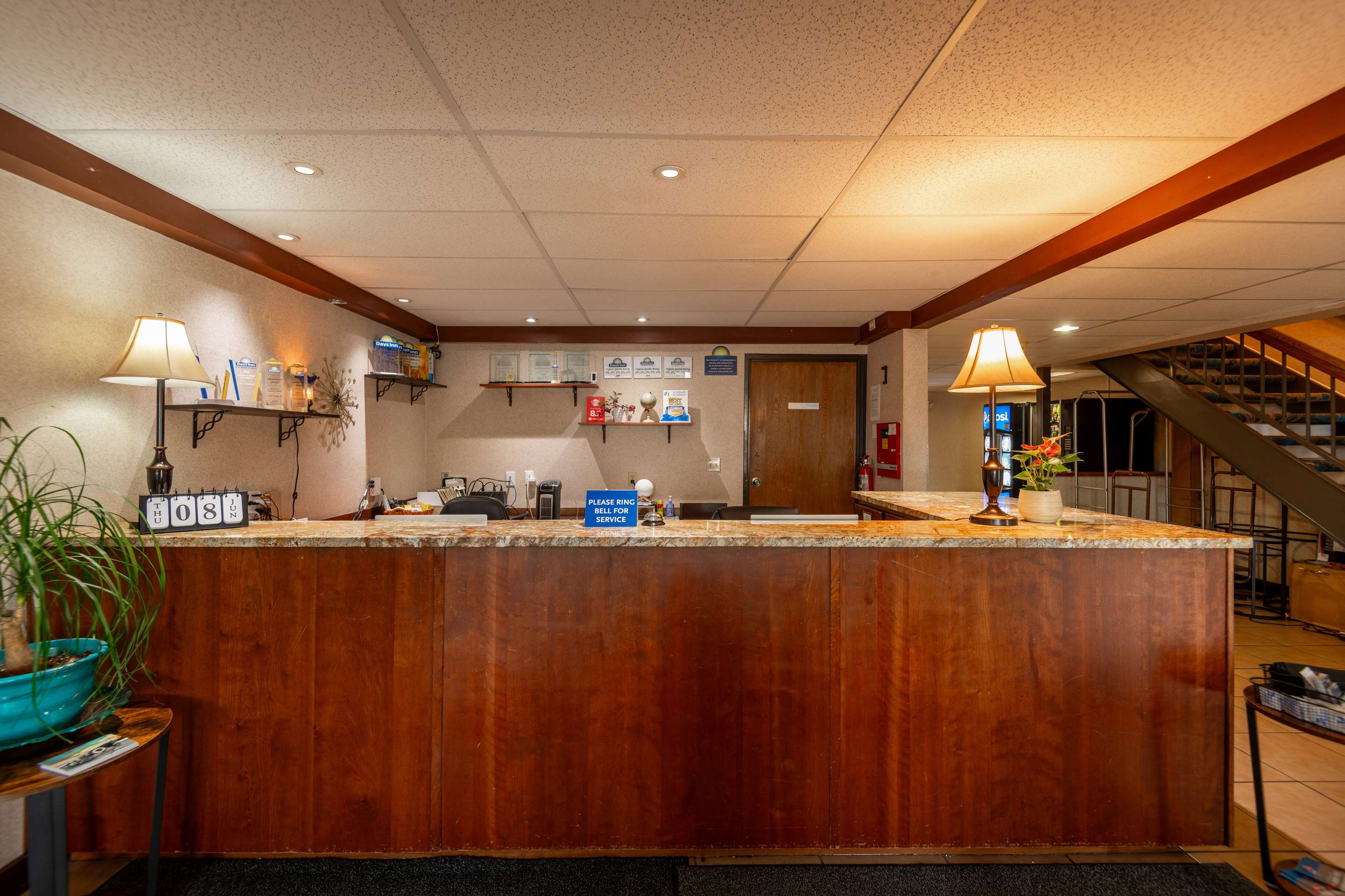 Lobby | Days Inn by Wyndham Coeur d'Alene