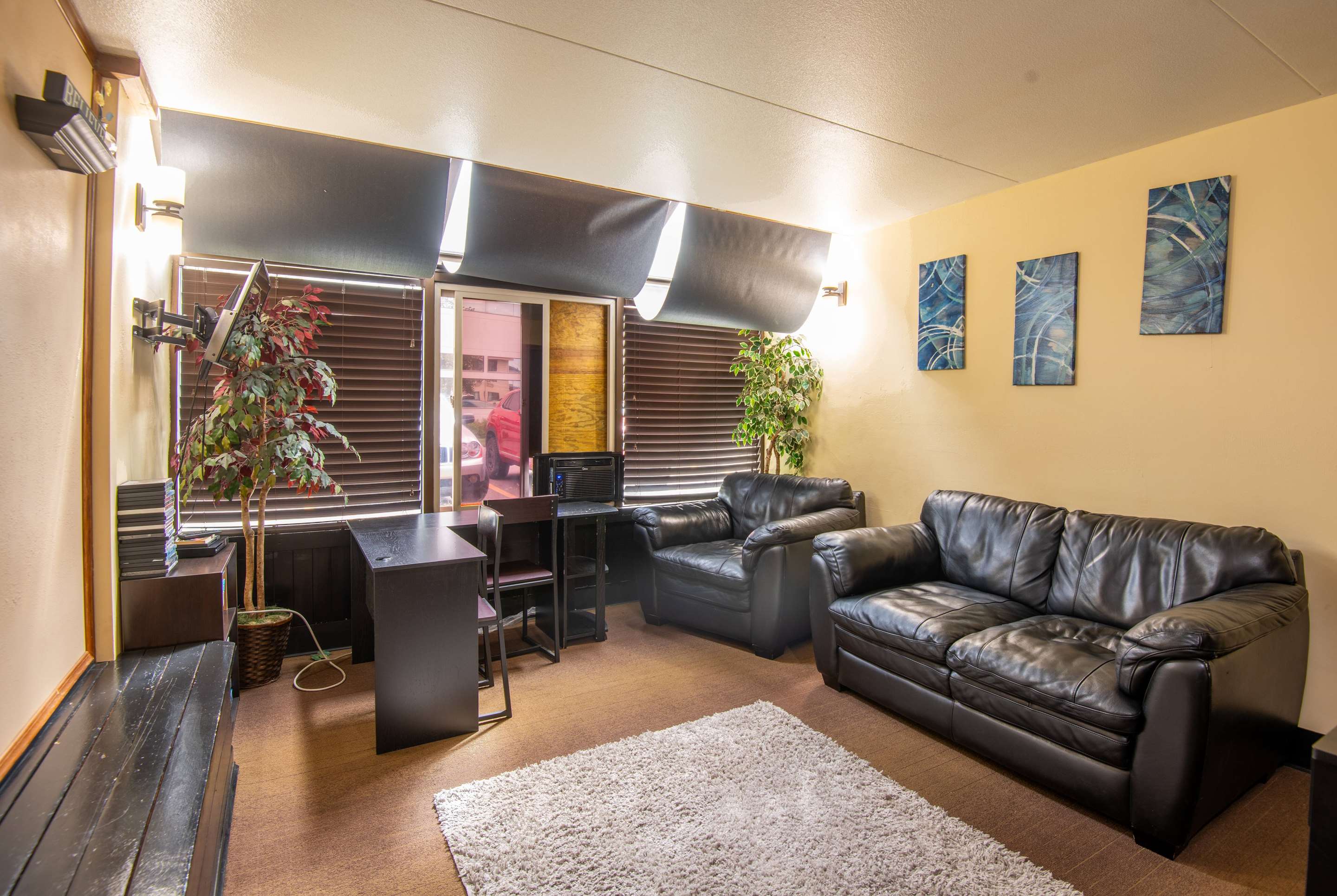 Lobby | Days Inn by Wyndham Coeur d'Alene