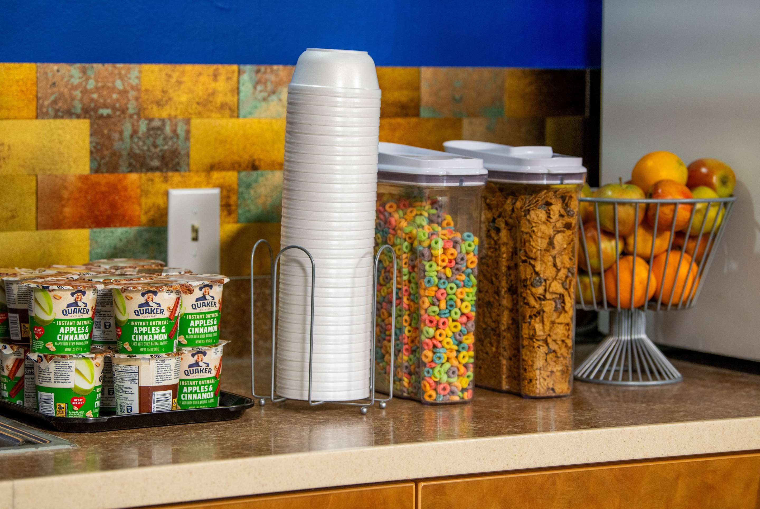 Breakfast Area | Days Inn by Wyndham Coeur d'Alene