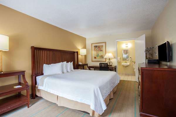  - Days Inn Daytona Speedway - I-95, Exit 260C