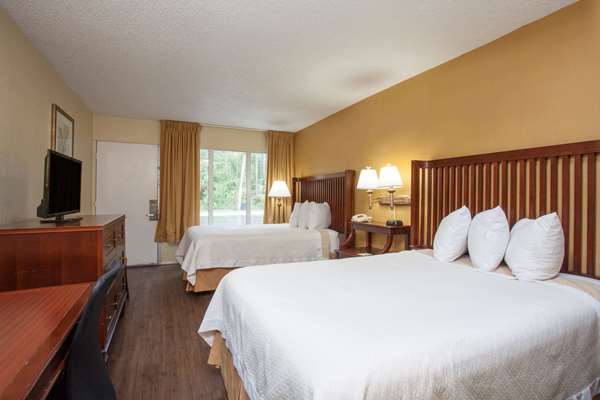  - Days Inn Daytona Speedway - I-95, Exit 260C