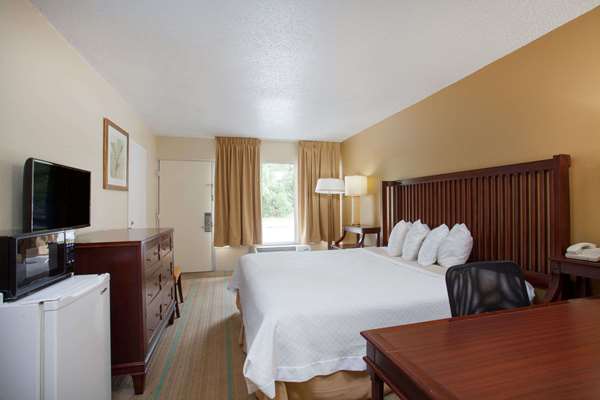  - Days Inn Daytona Speedway - I-95, Exit 260C