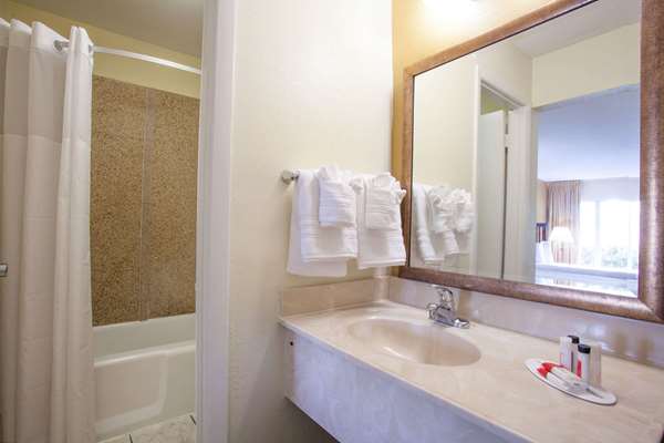  - Days Inn Daytona Speedway - I-95, Exit 260C