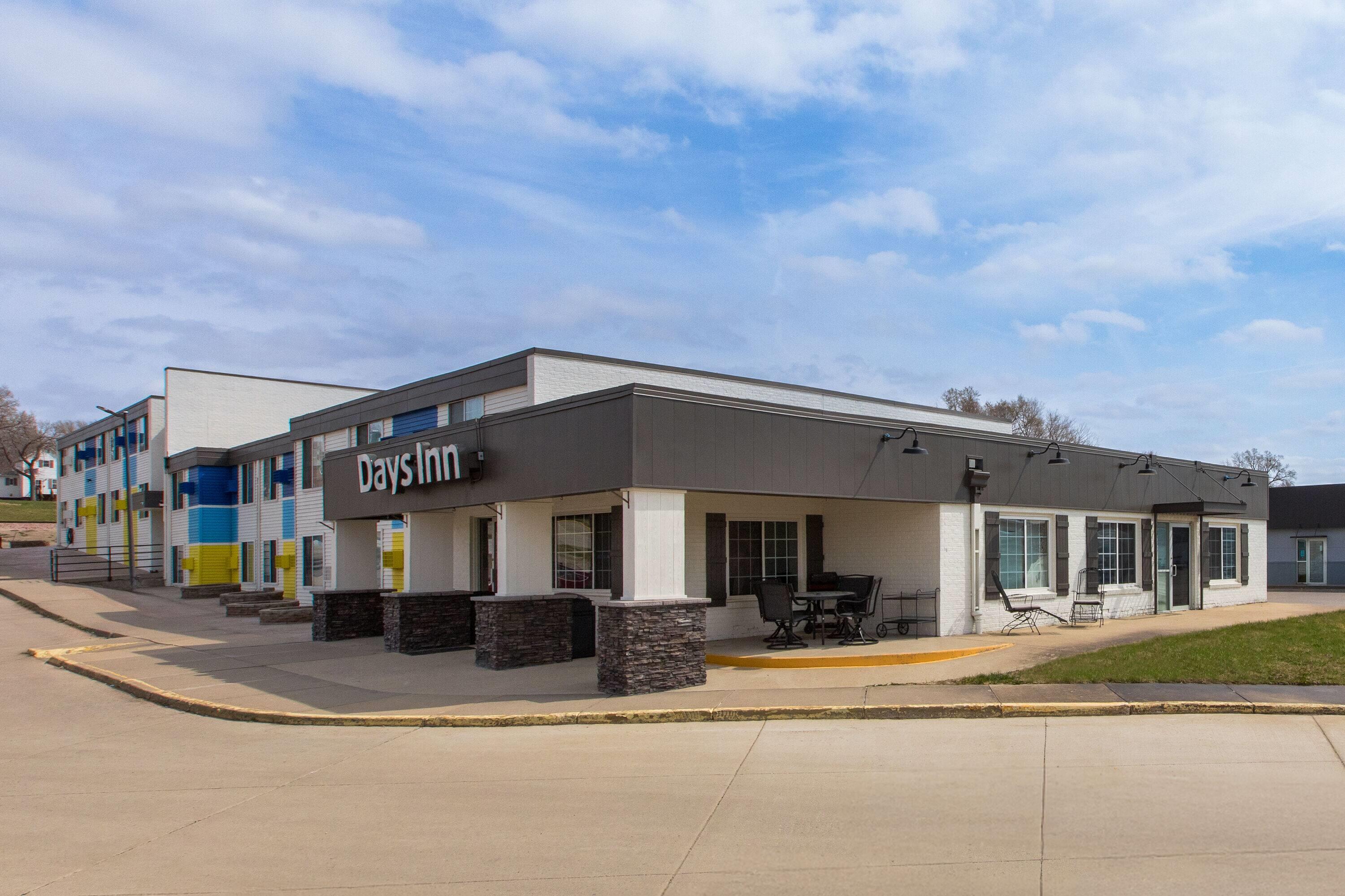 Exterior | Days Inn by Wyndham Pierre