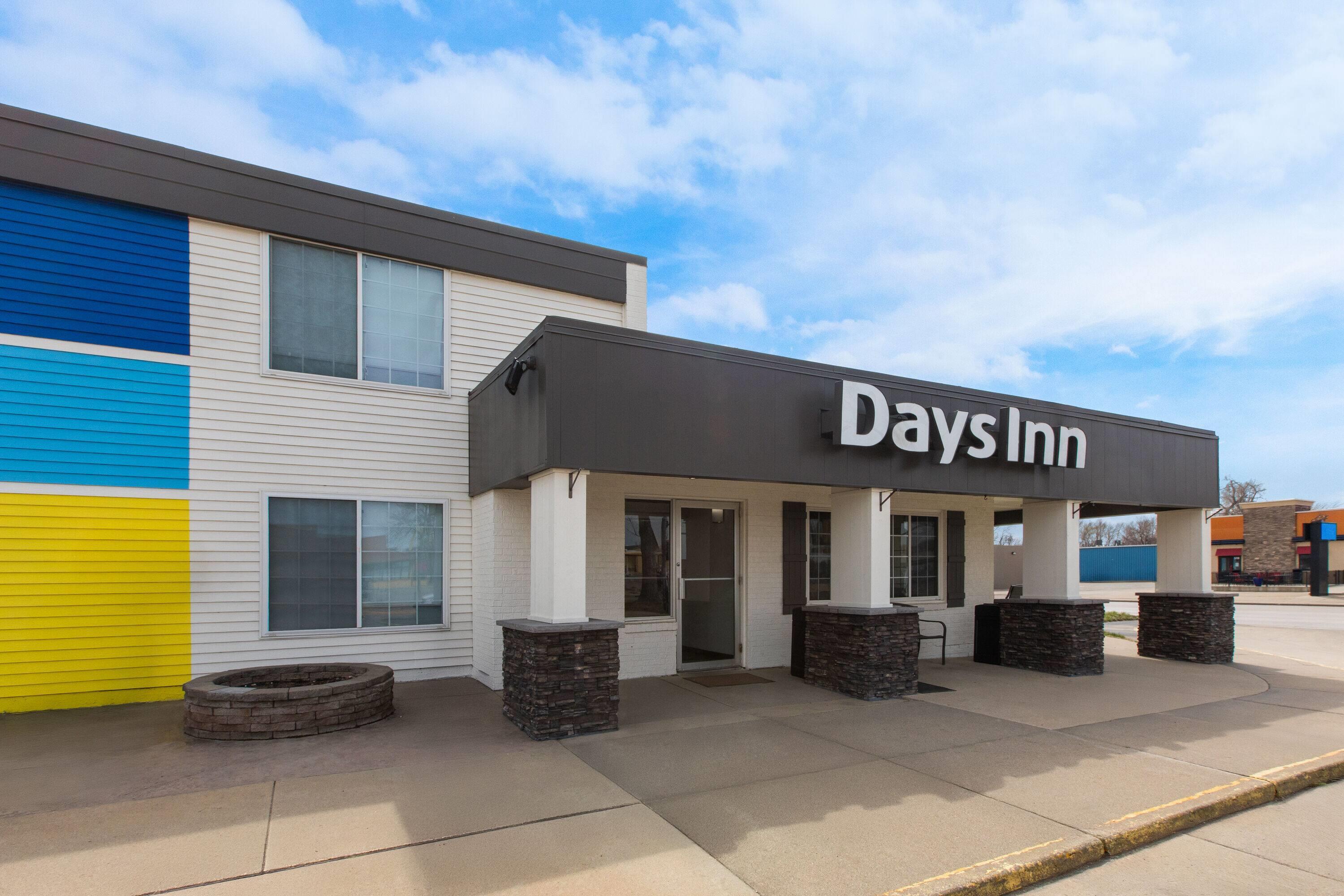 Exterior | Days Inn by Wyndham Pierre