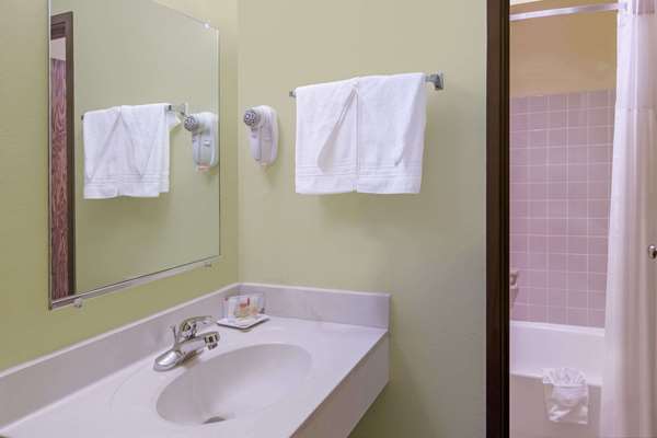  - Days Inn Sioux Falls - I-29, Exit 77