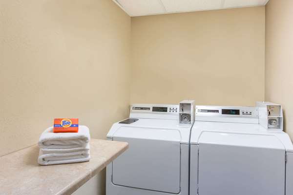  - Days Inn Sioux Falls - I-29, Exit 77