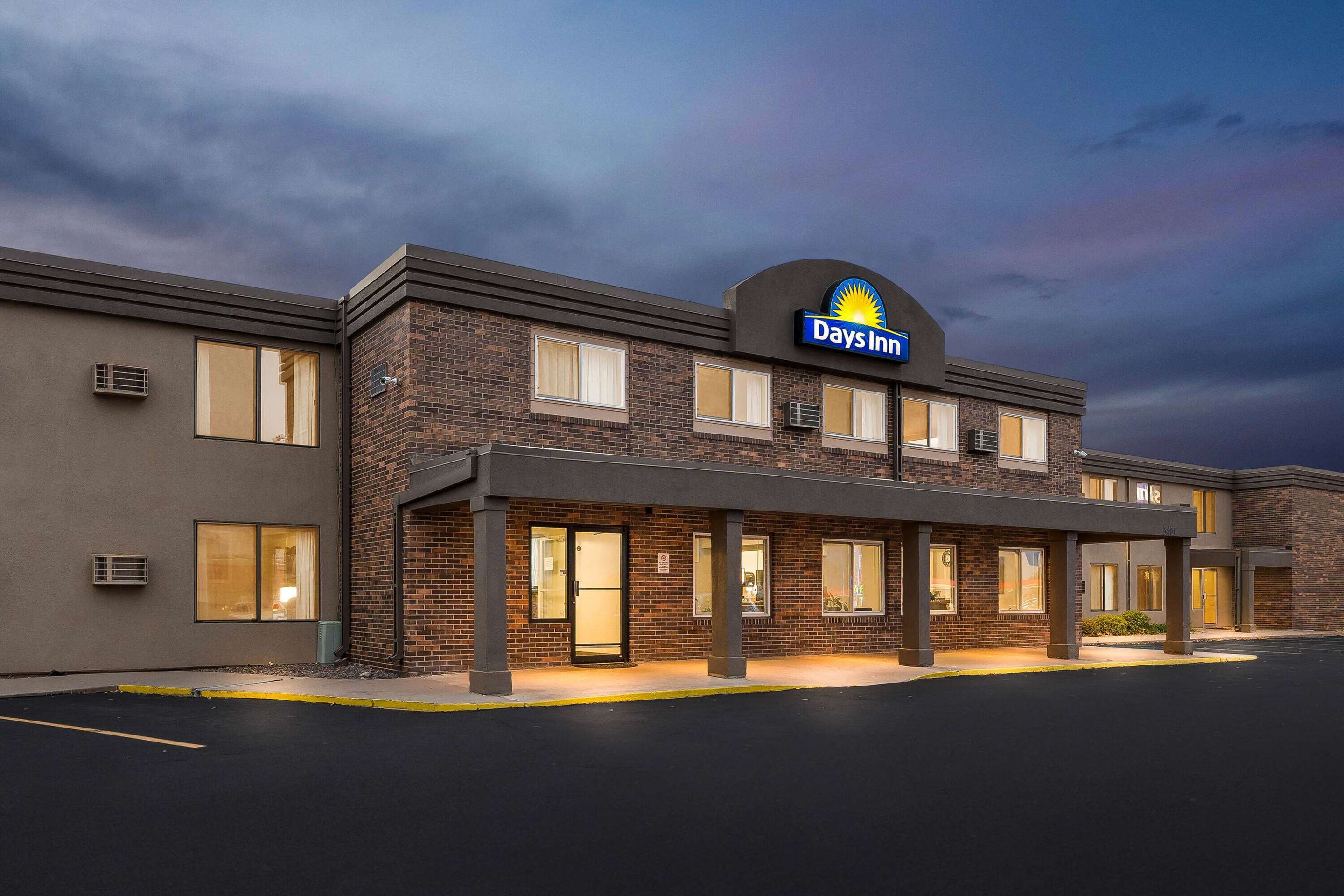 Exterior | Days Inn by Wyndham Sioux Falls Empire