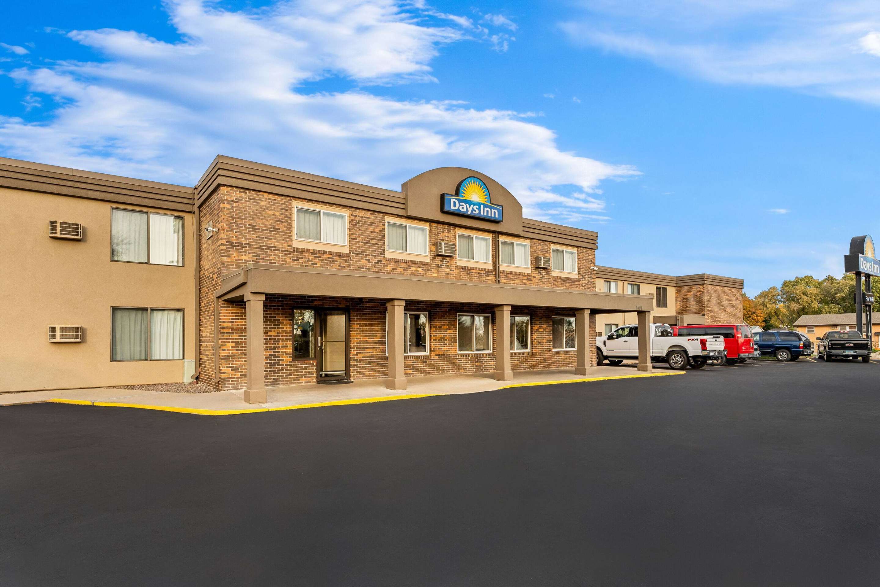 Exterior | Days Inn by Wyndham Sioux Falls Empire