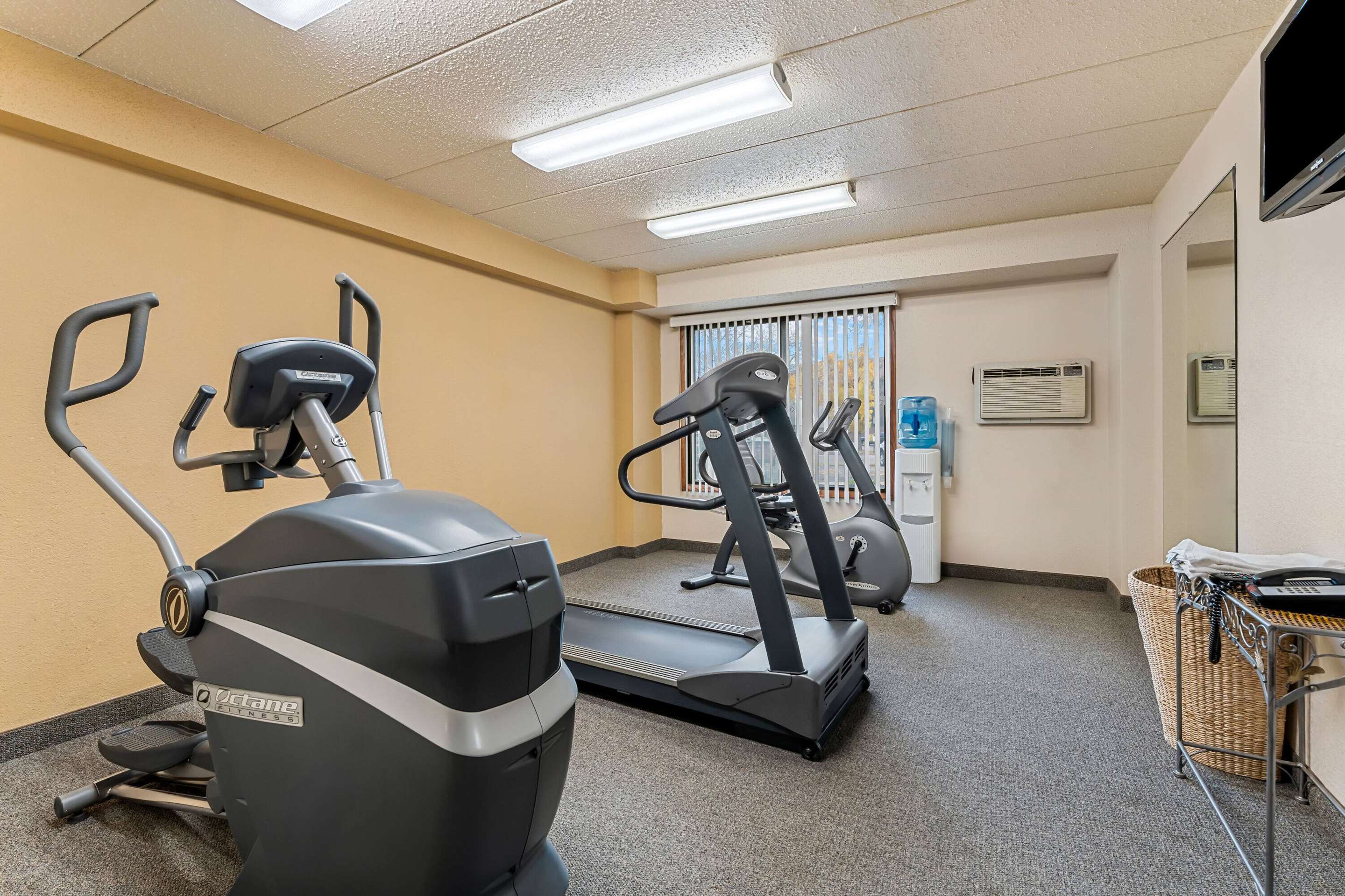Health club fitness center gym | Days Inn by Wyndham Sioux Falls Empire