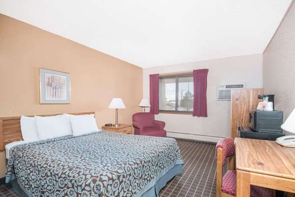  - Days Inn Sioux Falls Airport - I-90, Exit 399