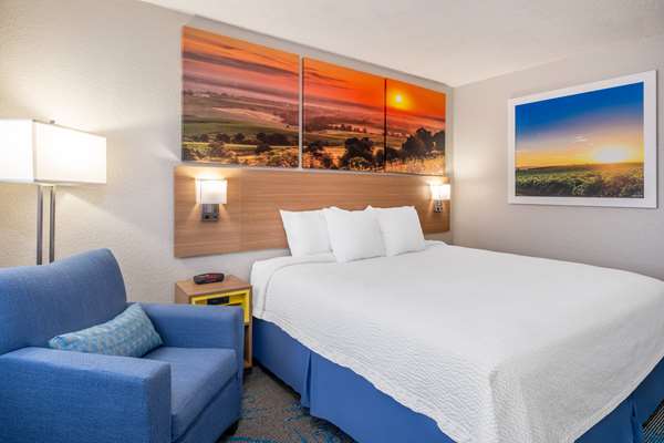  - Days Inn Sioux Falls Airport - I-90, Exit 399