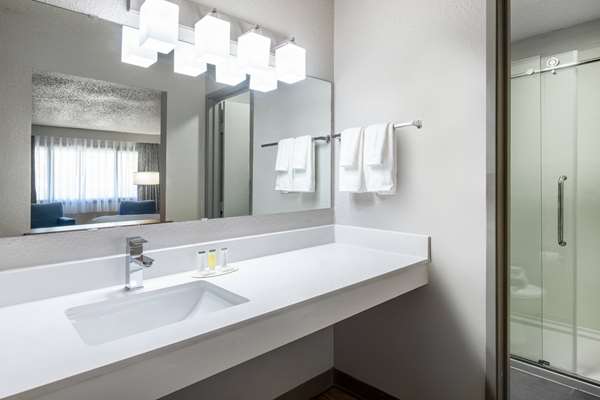  - Days Inn Sioux Falls Airport - I-90, Exit 399