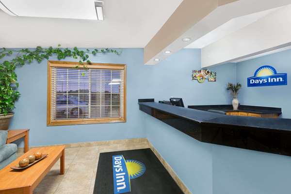  - Days Inn Newton - I-80, Exit 164