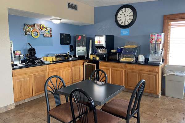  - Days Inn Newton - I-80, Exit 164