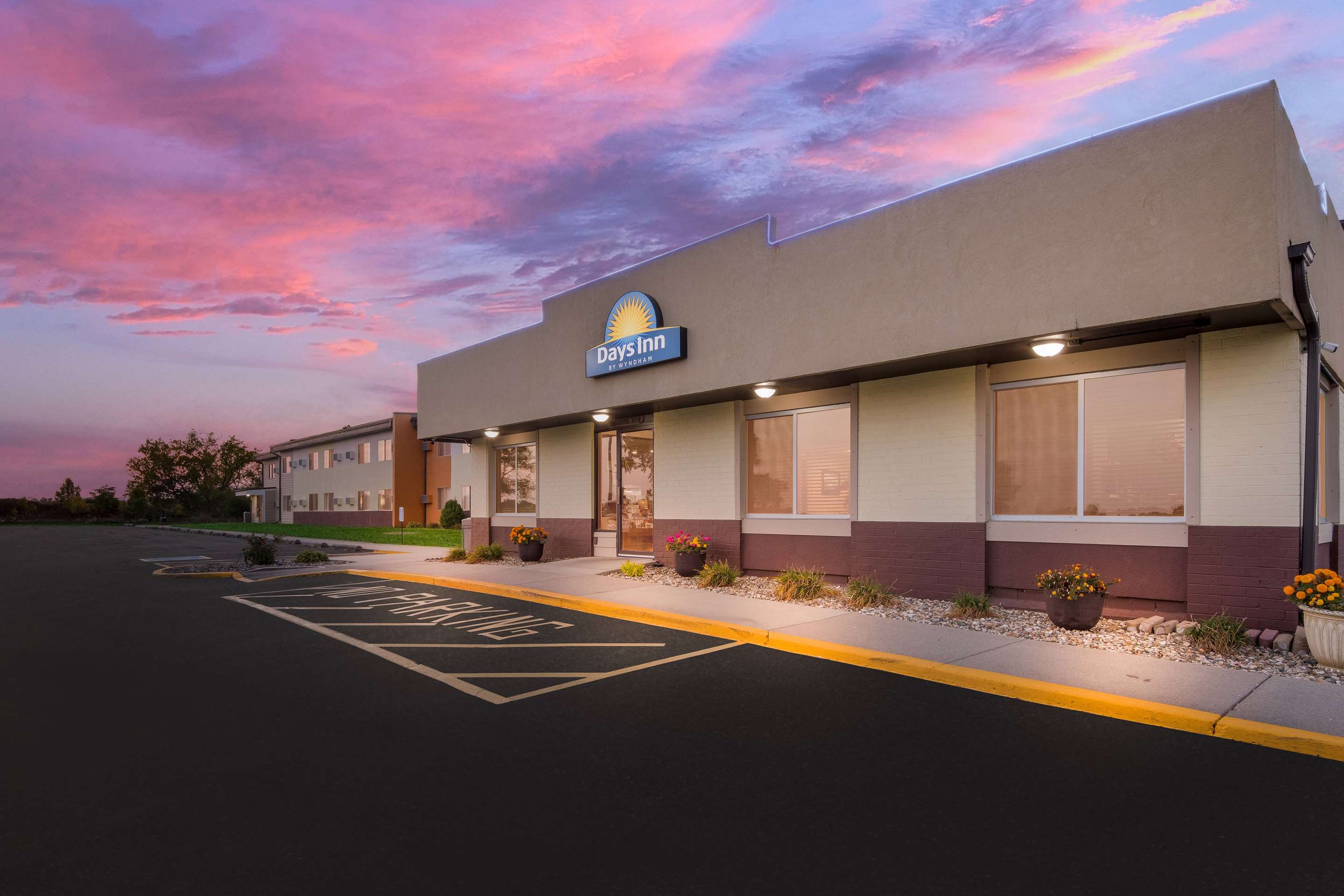Exterior | Days Inn by Wyndham Newton